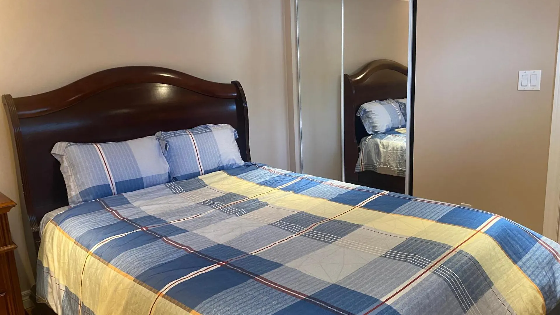Nice Bedrooms In North York, Ontario Toronto