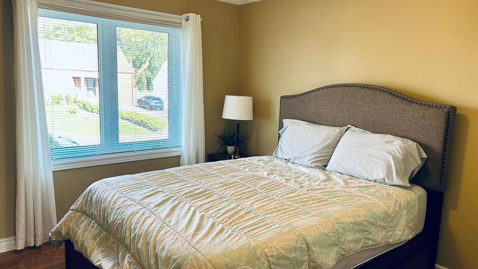 Nice Bedrooms In North York, Ontario Toronto